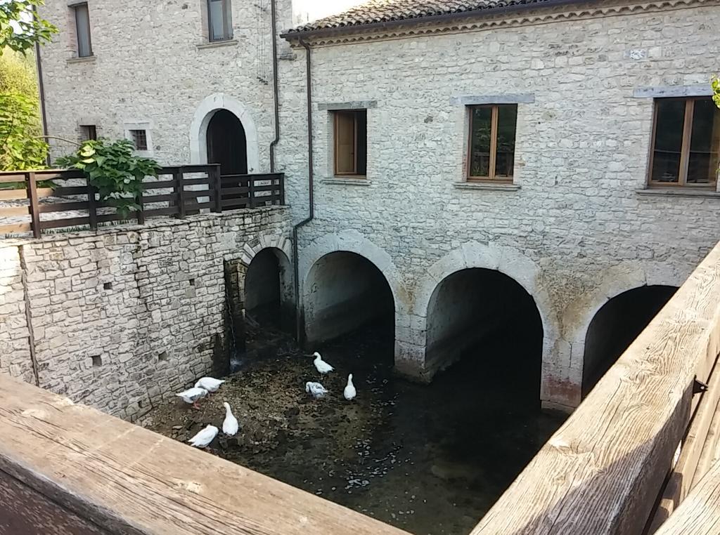 Albergo Diffuso La Piana Dei Mulini Colle d'Anchise Exterior photo